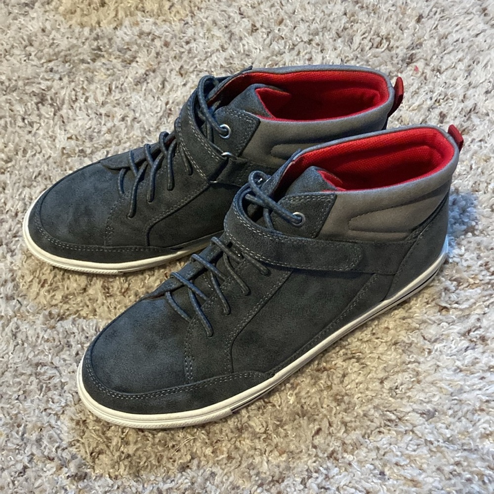 Sonoma size 5 boys shoes - Picture 2 of 5